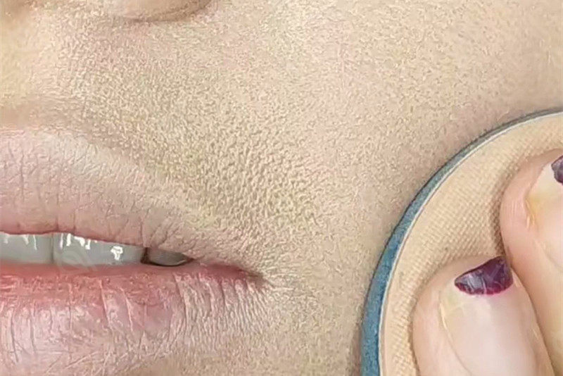 一,上妆卡粉的原因有哪些?