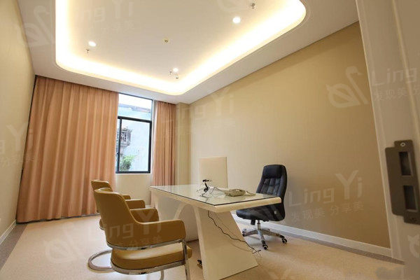广<span style=