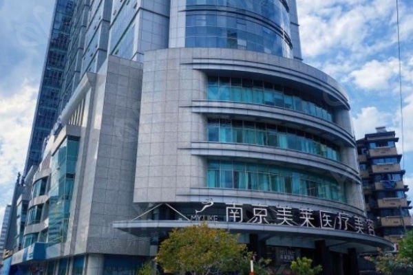 夏建军医生的隆胸价格高吗？价格表显示夏建军曼托隆胸2万+傲诺拉隆胸6.8万+宝俪隆胸7.5万+