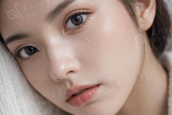做肋软骨隆鼻的详细过程，教你如何轻松打造自然美鼻！