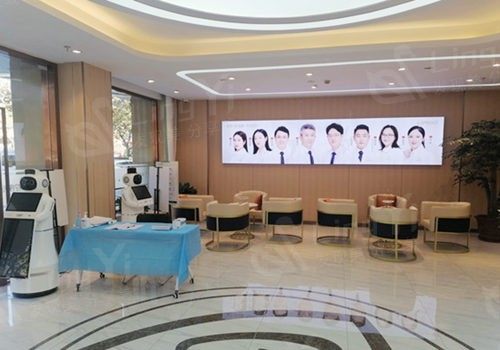 连云港莱芽口腔门诊部 2025 收费价目表公布：种植牙 2580 元起、矫正 9000 元起、拔牙 220 元起