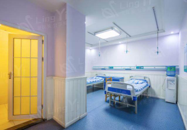 成都美容整形医院价格表来啦：隆胸28800+眼部整形6000+鼻部整形13800+