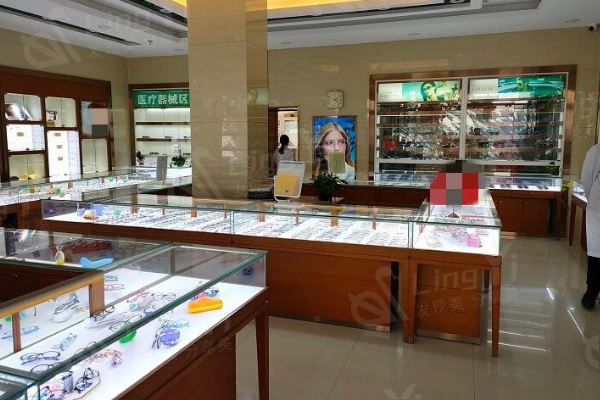 昆明眼科医院价格表：高度近视ICL植入32000元+准分子激光近视手术10000元+