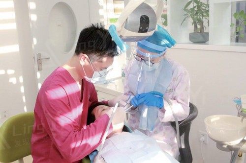 河南驻马店植得口腔门诊部 2025 价格表：种植牙 1680 元起、牙齿矫正 8800 元起、洗牙 200 元起