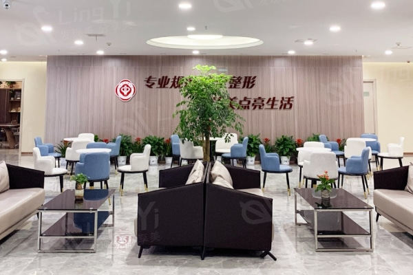 南阳市中心医院整形美容科隆鼻收费标准？鼻修复 / 鼻翼缩小价格合理
