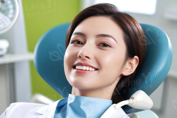 头发染后干枯用蛋白发膜，每周 1 次补充发丝营养​