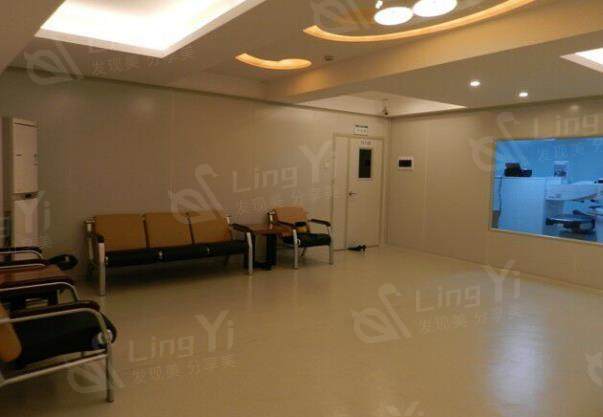 海口国爱近视治疗中心近视手术多少钱？半飞秒15800、全飞秒25800、角膜塑形镜5800元起