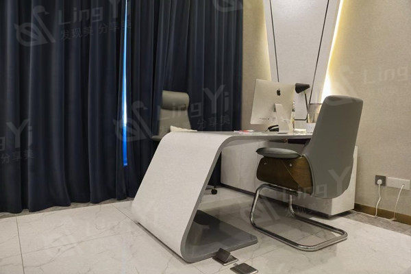 拉萨维多利亚整形美容医院巨乳缩小收费贵吗？收费合理且无隐形消费