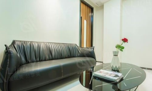 更新湖北武汉咿呀口腔价目表揭秘 全瓷冠1480+活动假牙600+ 老患者复购率高  