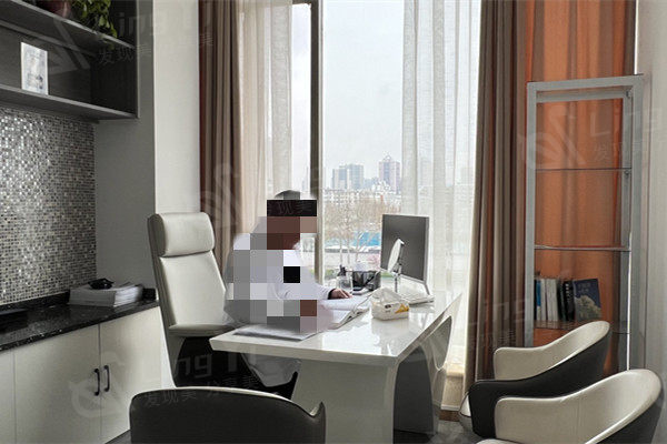 郑州二七圣熙格兰医疗美容门诊部眼修复收费高不高？查实收费透明且医生技术牛