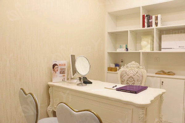 网友想问深圳星荟丽格医疗美容诊所吸脂收费贵吗？收费合理且实力强