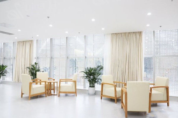 2026年重庆红土地团圆口腔医院收费标准，种植牙2600+拔牙99+镶牙1090元起