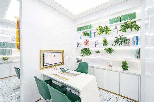 成都英博口腔医院收费价格表2026版，种植牙2375+补牙/牙齿矫正/拔牙价格不贵